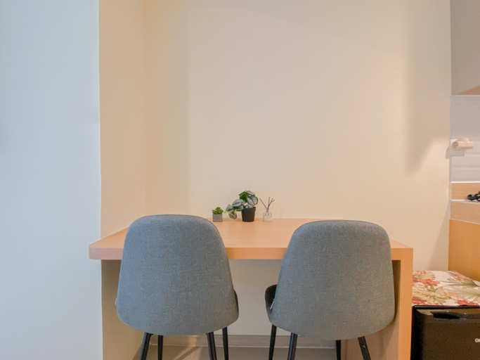 Others 4, Comfy Warm Tone Studio at Meikarta Apartment By Travelio, Cikarang
