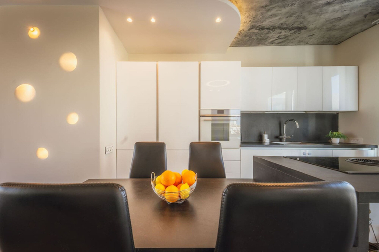 Room 5, Balanzone s Creative Penthouse