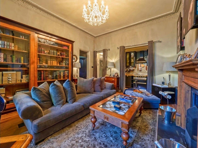 Living area 5, Holland Park Classic High Ceilings Luxury 2 Bed, London