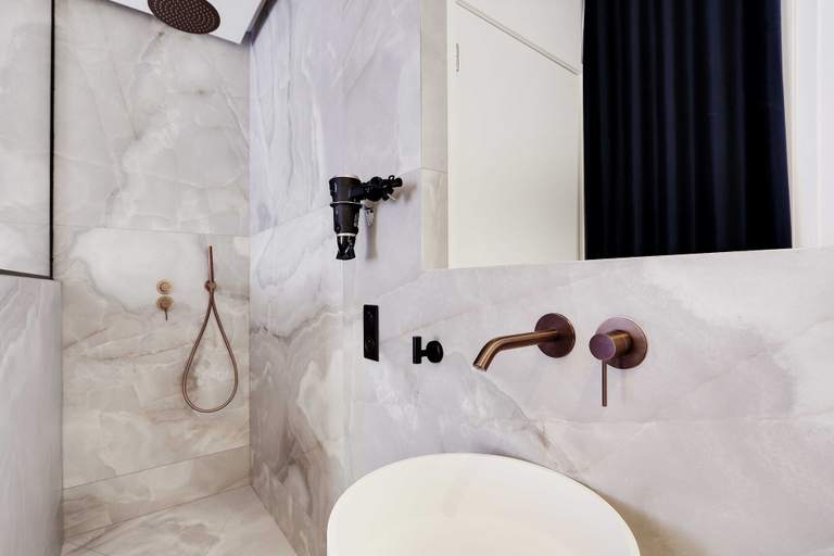 Bathroom 5, Suberb Suite with Jacuzzi Le Marais Beaubourg, Paris