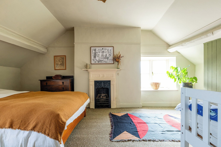 Room 4, Stunning 8-Bedroom Home in Painswick, Gloucestershire