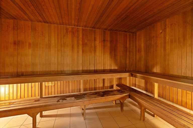 Spa treatment 4, Inner-city Stay With Pool and Gym Access, Sydney