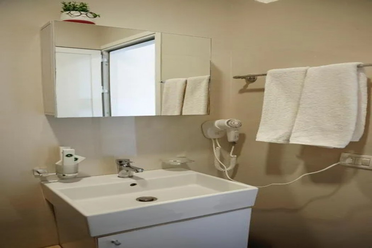 Bathroom 4, Atrium Deluxe Resort, Kavajës