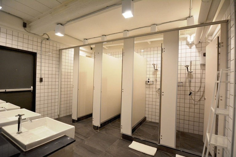 Bathroom 4, Siam Eco Hostel, Ratchathewi