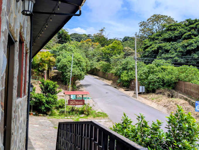 Exterior & Views