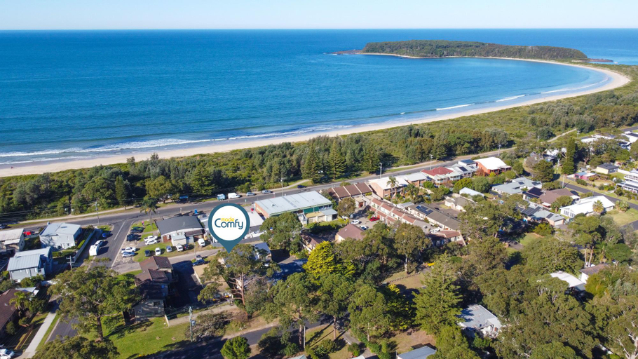 View 2, 'Broulee Break' -2-Bed Beach House with Games Room, Eurobodalla