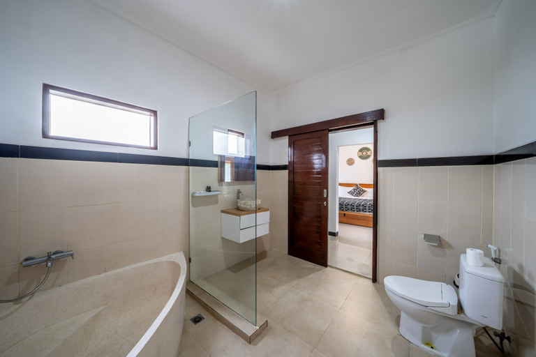 Bathroom 4, The Dewi Pererenan Villa and Suite, Badung
