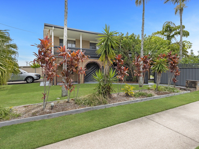 Property grounds 5, Spacious 3-bed Home With Large Balcony, Hervey Bay - Pt A