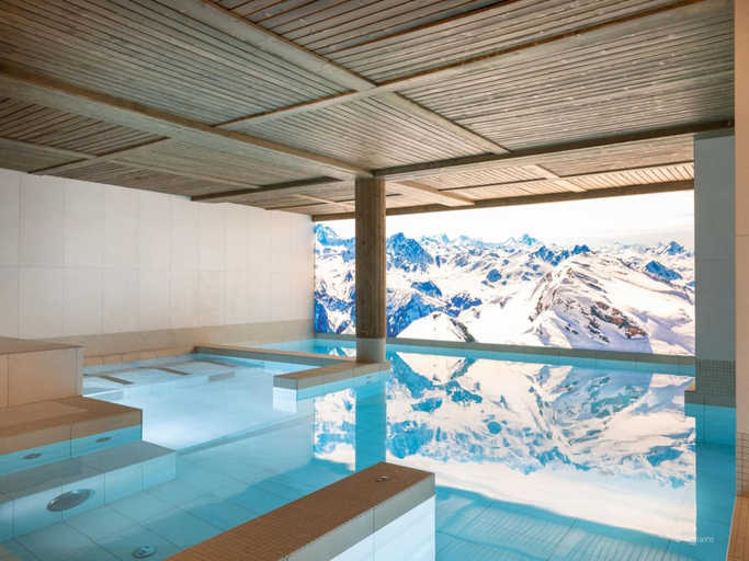 Pool, Apartment in Fornelet with Ski-InSki-Out Access, Savoie