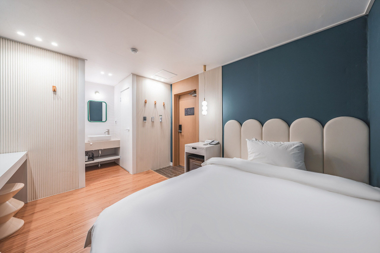 Bedroom 4, Gyeongju Hotel Gonggan, Gyeongju