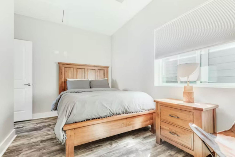 Room 3, Stylish 3BR Townhome Near Downtown The Heights, Houston