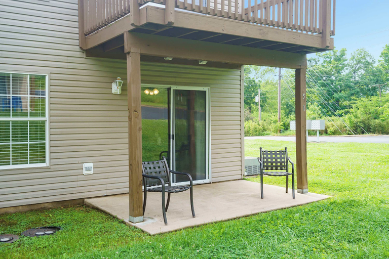 Terrace/patio 3, Abby Lane Leisure Time - Near Lake Taneycomo, Taney