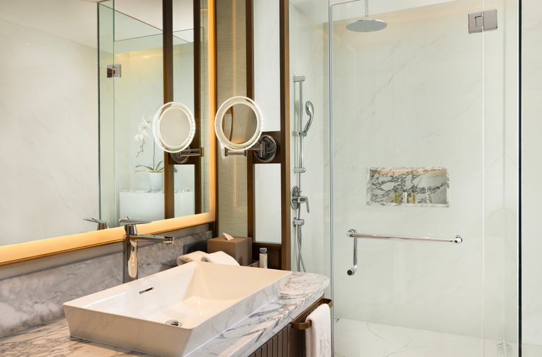 bathroom 4