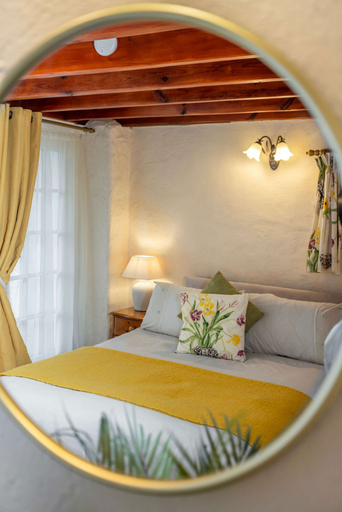 Bedroom 2, The Stable - One Bedroom Apartment - St Florence, Pembrokeshire