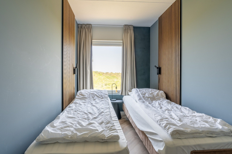 Room 2, 4-person Apartment With Island View, Texel