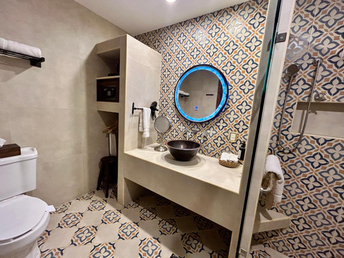 Bathroom 3, Hotel Mansion Iturbe, Pátzcuaro