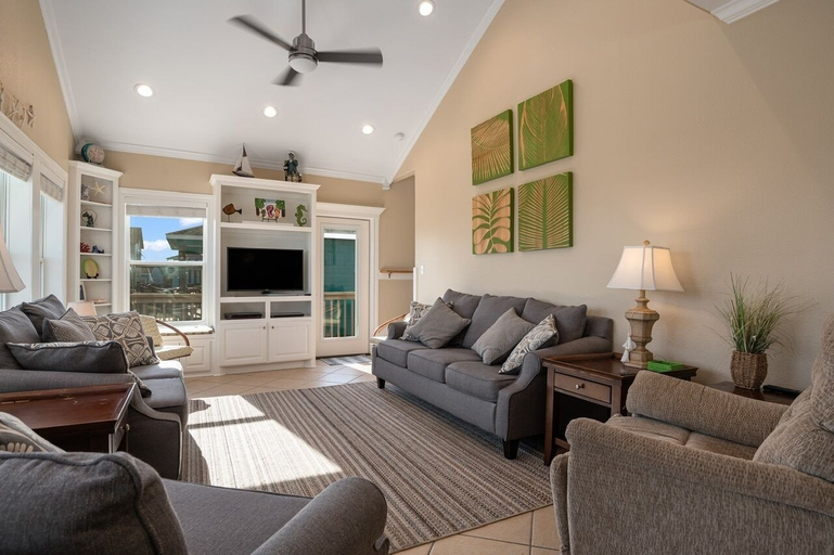 Living area 2, Deja View 3 Bedroom Home, Galveston