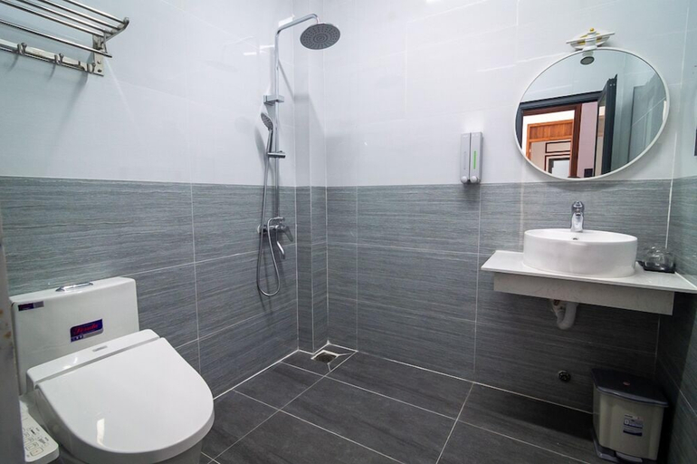 Bathroom 3, Dieu Thong Hotel, Đà Lạt