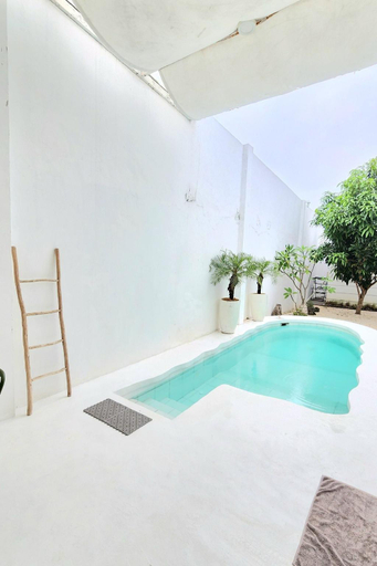 Swimming pool 5, Floraison Living Villa Yogyakarta, Sleman