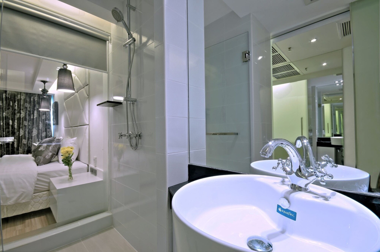 Bathroom 4, Sukhumvit Suites Hotel, Wattana