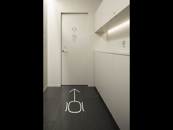 Public Area 3, 9h nine hours woman Kanda, Chiyoda