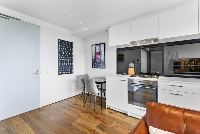 Interior 5, Pristine 1-bed Apartment Near Local Cafes, Melbourne