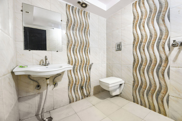 Bathroom, Hotel Ashoka International, Delhi