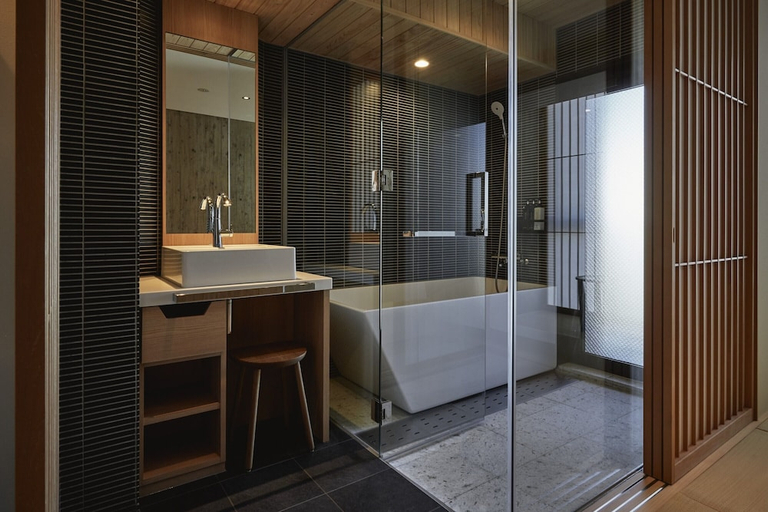 Bathroom, THE HOTELS HAKATA Harushige Honkan, Fukuoka
