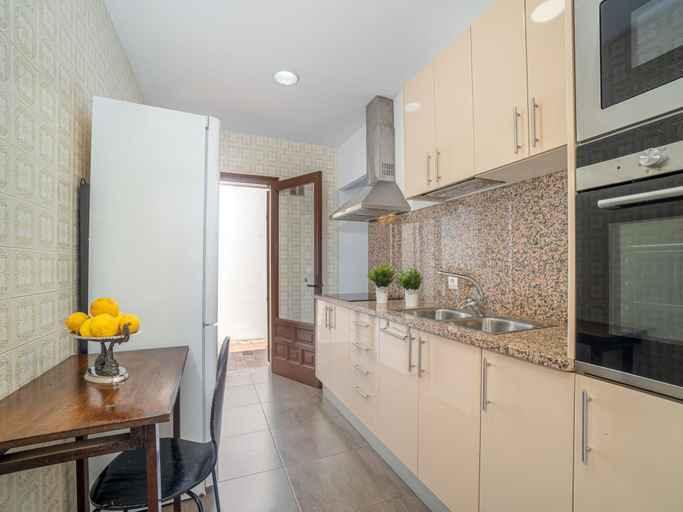 3, Relaxing Garden Villa - Ideal for Families, Girona