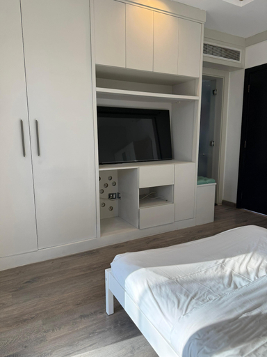 Room 4, ALSAWAH Modern Rooftop with Private Terrace Sheikh Zayed, Sheikh Zayed
