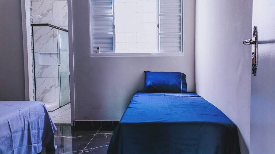 Room 4, Casa Amaral Pet-friendly com Piscina p 10 Pessoas, Iturama