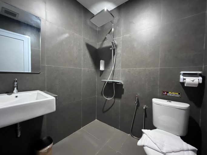 Bathroom 5, ASTA GUESTHOUSE, Samarinda