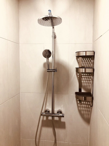 Bathroom 3, Huern Kan Thong Hotel, Muang Phrae