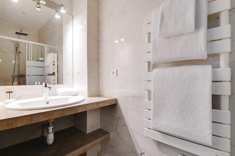 Bathroom 5, Amazing apartment - 2BR 6P - Bastille, Paris
