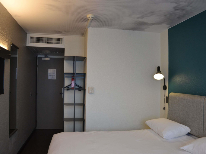Bedroom 4, ibis Chambery, Savoie