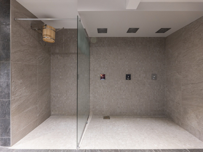 Bathroom, Apartment in Chantemerle Near Serre Chevalier, Hautes-Alpes