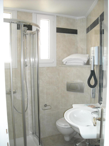 Bathroom 3, City Marina, Ionian Islands