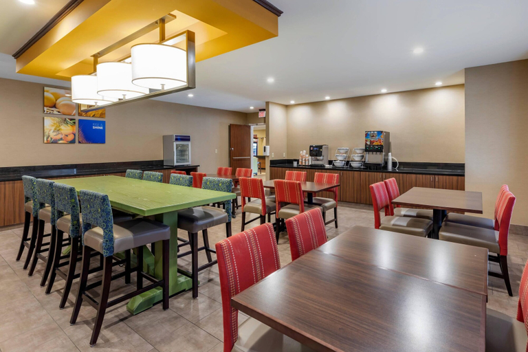 Food & Drinks 5, Comfort Inn & Suites North Dallas - Addison, Dallas