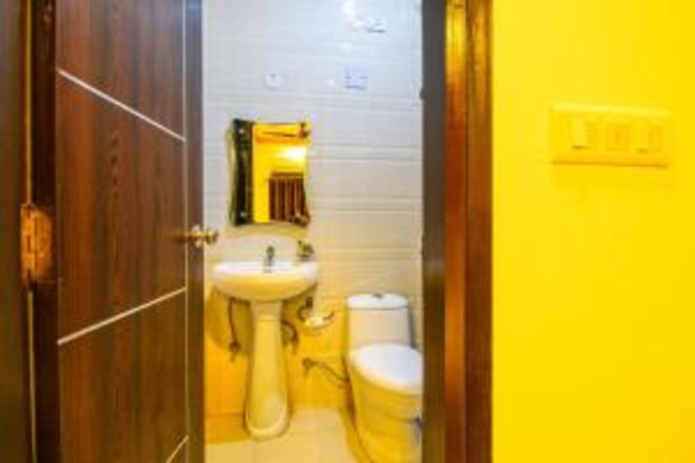 Bathroom 5, FabHotel TP Suites, Delhi