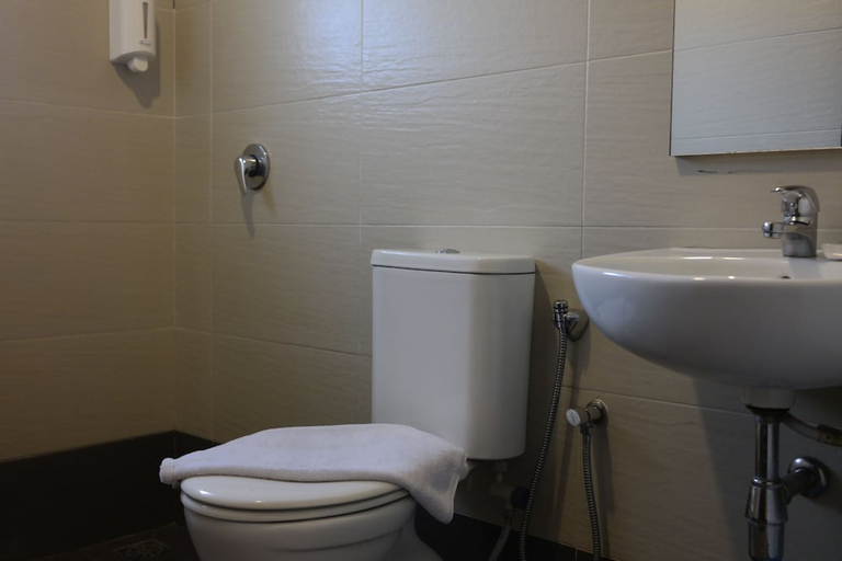 bathroom 12