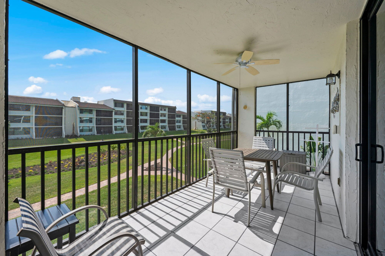 Terrace/patio, Loggerhead Cay 302 w Bikes Pool on Beach, Lee