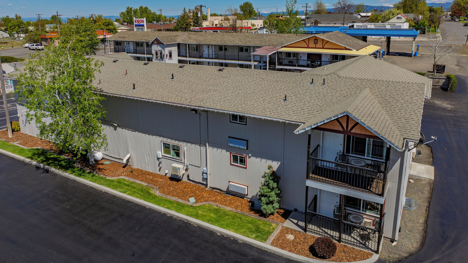 Exterior & Views 2, Gateway Inn, Idaho