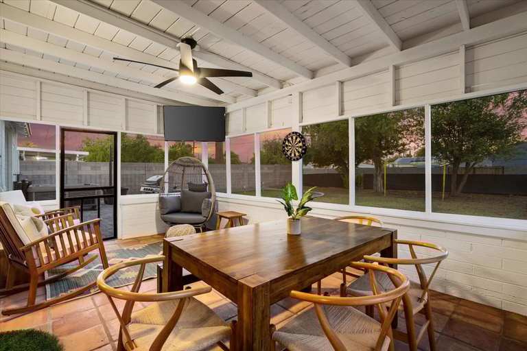 Room 2, Mid-century Modern Oasis w Calm Backyard Escape, Maricopa