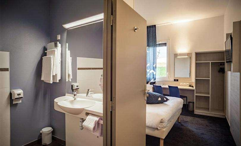 Bathroom 4, ACE Hôtel Paris Sud Villabe, Essonne