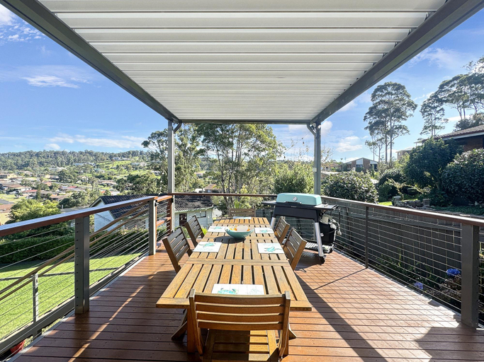 Others 3, Fab 3-Bed Stay with Great Outdoors & Water Views, Eurobodalla