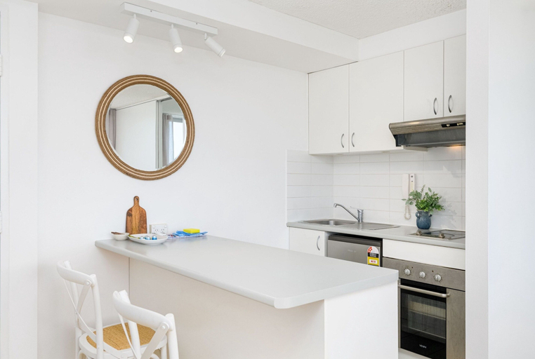 Private kitchen, Beachside Unit in the Heart of Manly-ocean Views, Sydney