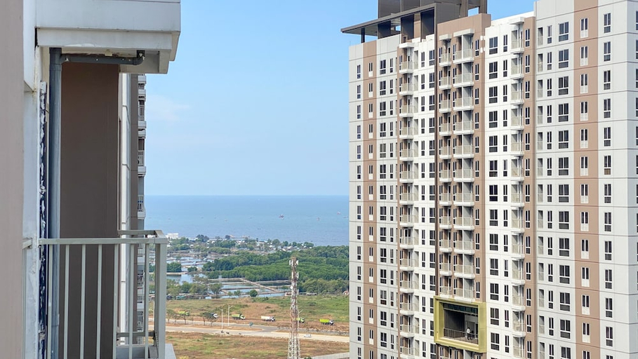 Exterior & Views 2, Modern And Homey Studio Tokyo Riverside Pik 2 Apartment, Tangerang