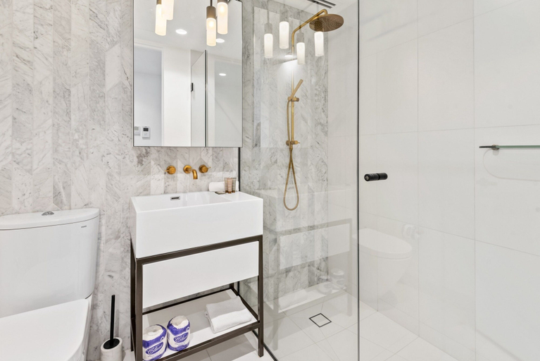 Bathroom 4, Chic 2-bed With Free Parking in South Yarra, Melbourne