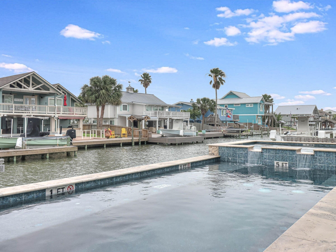 Pool 4, Flamingo House 4 Bedroom Home by RedAwning, Aransas