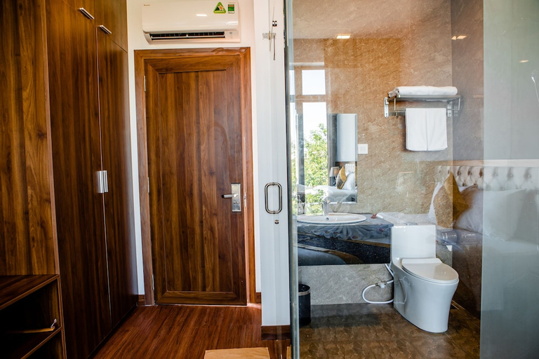 Bathroom 3, Ivory Phu Yen Hotel, Tuy Hoa